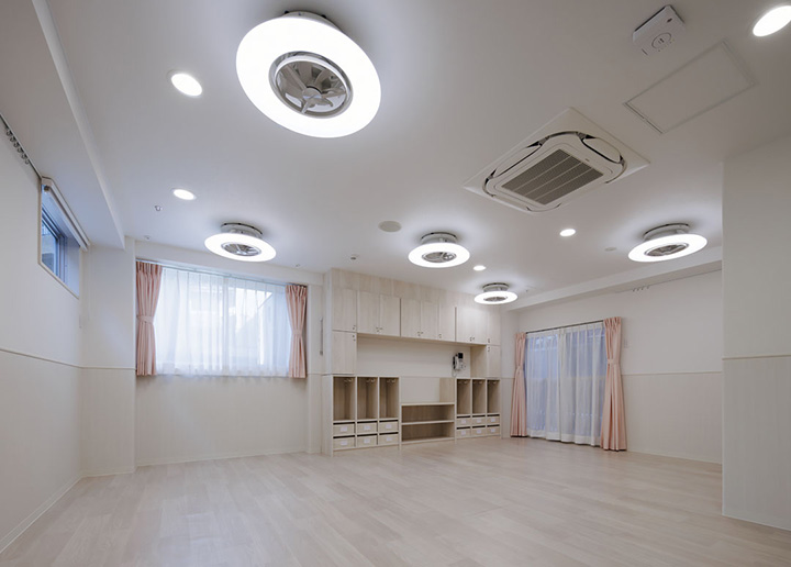 Nursery room ①